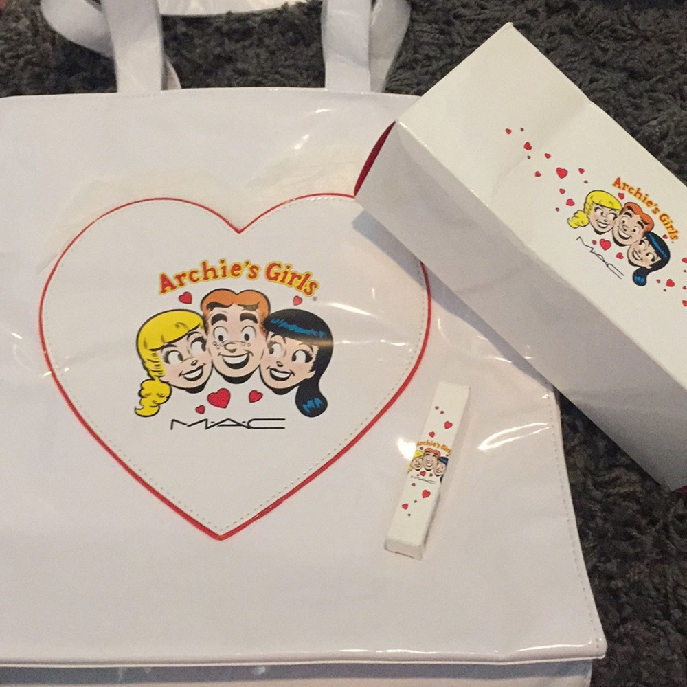 Mac Archie collection